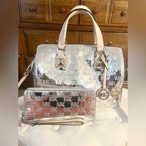 MICHAEL KORS Grayson Medium Logo Embossed Silver Patent Satchel & Wallet Set